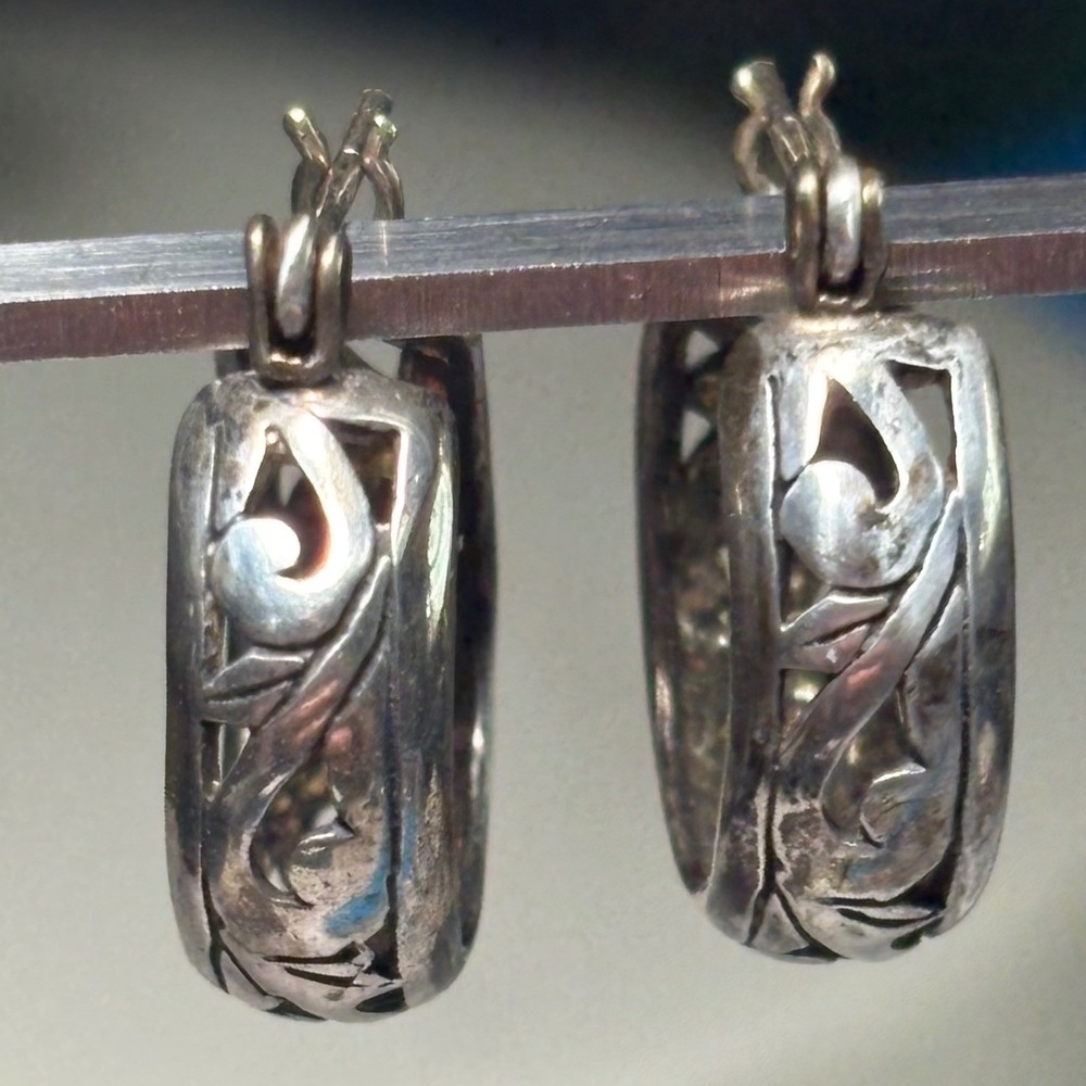 Huggie Hoop Earrings Silver 925‎ Sterling Vintage Openwork Scroll Filigree